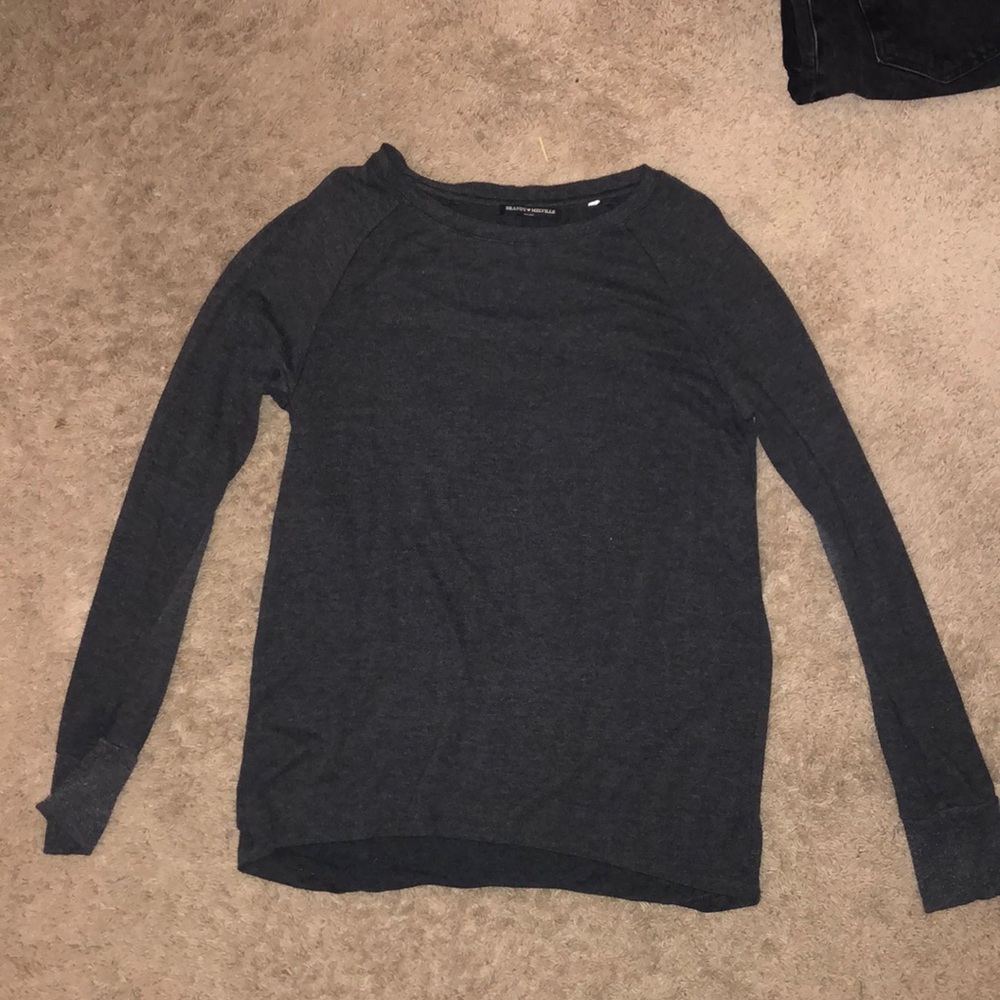 Brandy Melville long sleeve tee